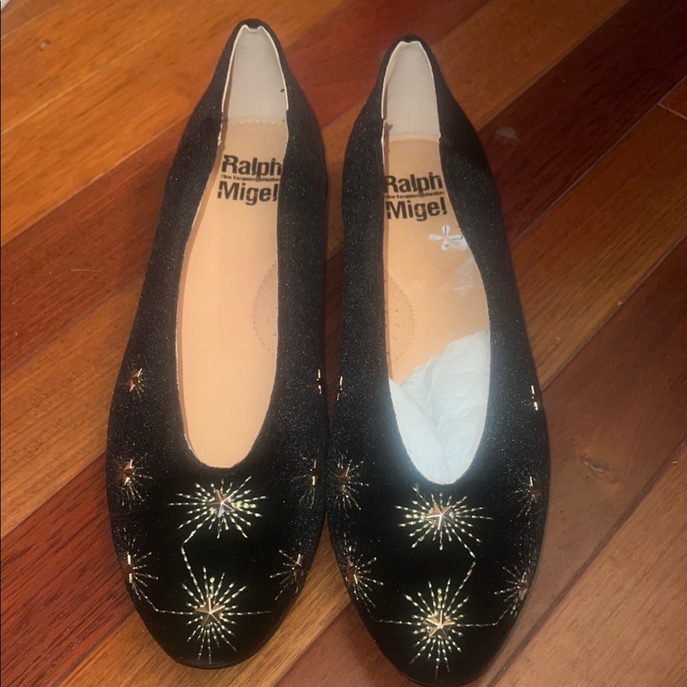 Women's Black Starburst Flats
